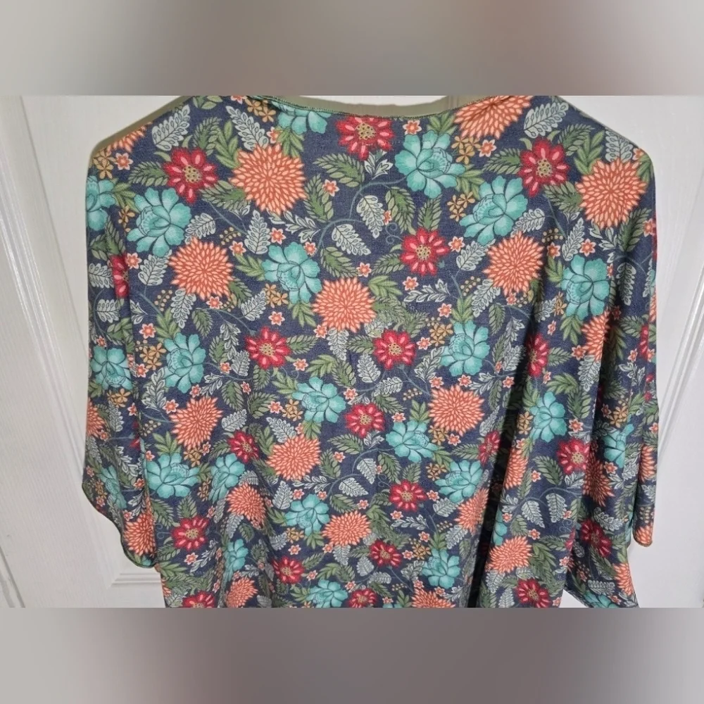NWT Womens Floral Stretchy Cardigan Kimono Large